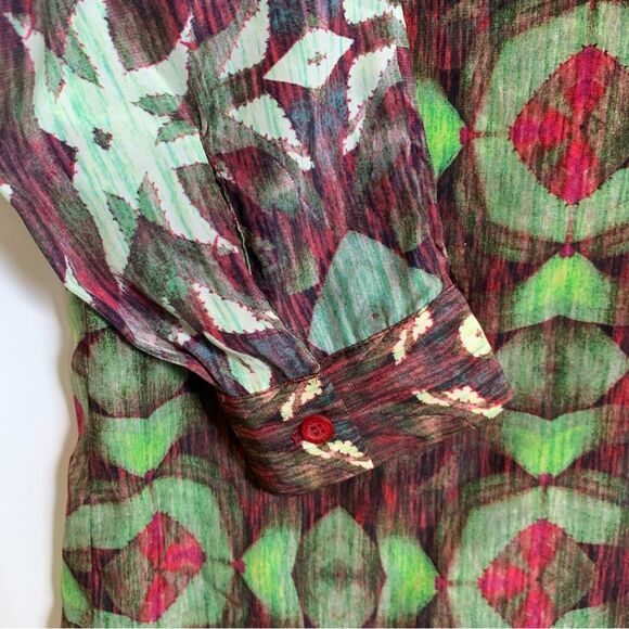 Sacada Abstract Red Green Long Sleeve Button Up Top Size Small - Picture 8 of 15